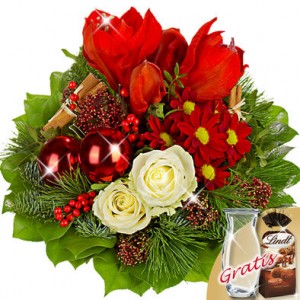 Blumenstrauß Weihnachtszeit mit Vase und Lindt Mandeln Quelle:floraprima.de